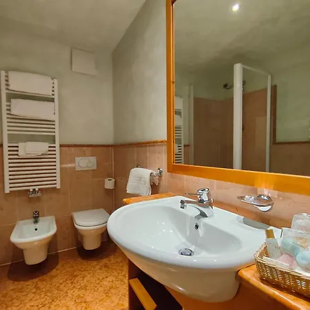 Ideal Hotell 4*