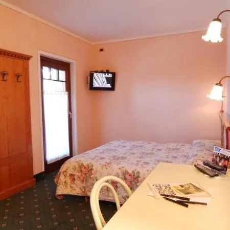 Hotell Ideal