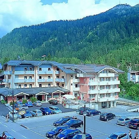 Hotell Ideal 4*